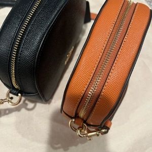 Coach mini camera crossbody bags (camel)